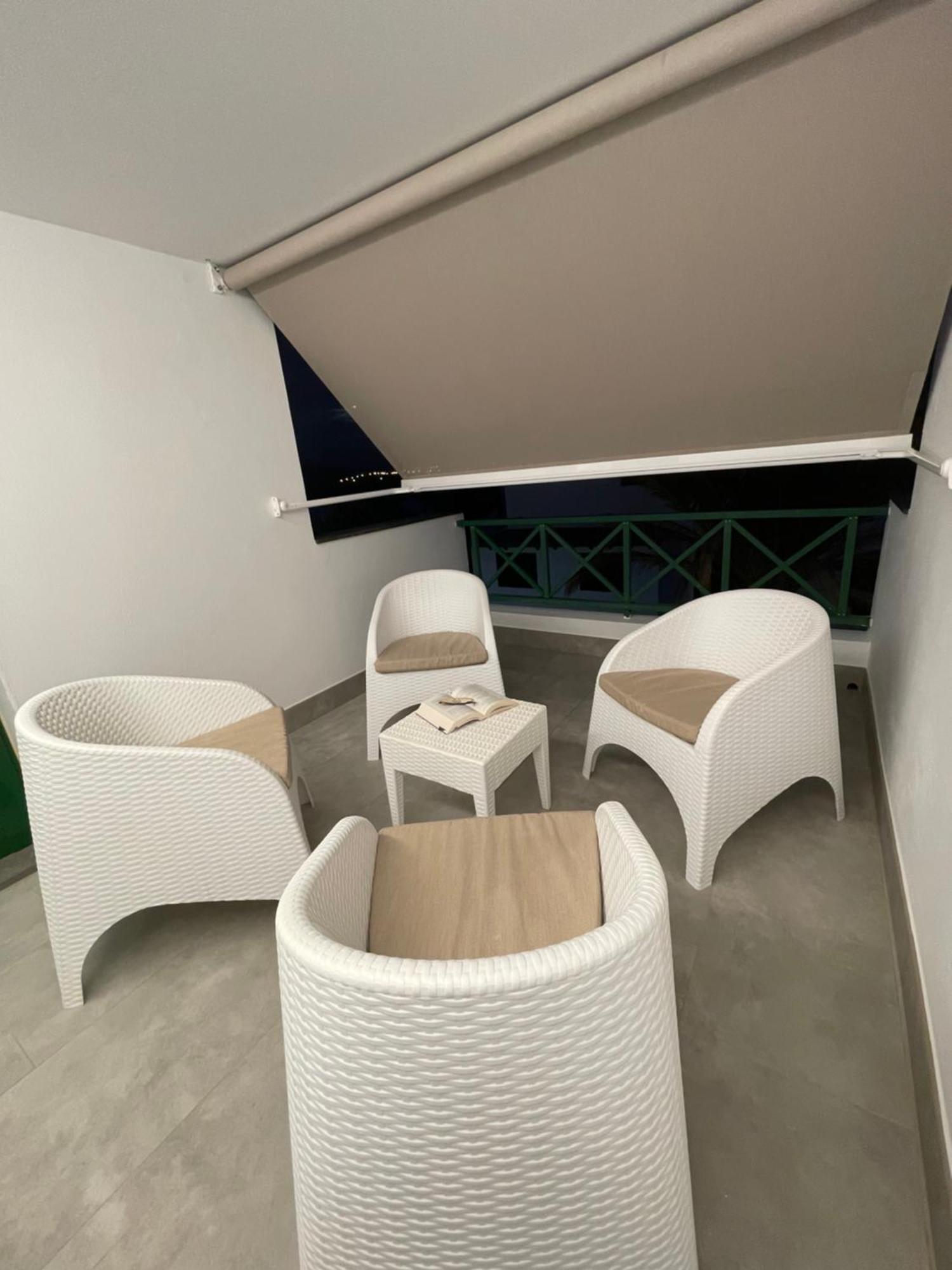 Izaro Apartamento Atico de Lujo cerca de Playa Dorada Playa Blanca  Exterior foto